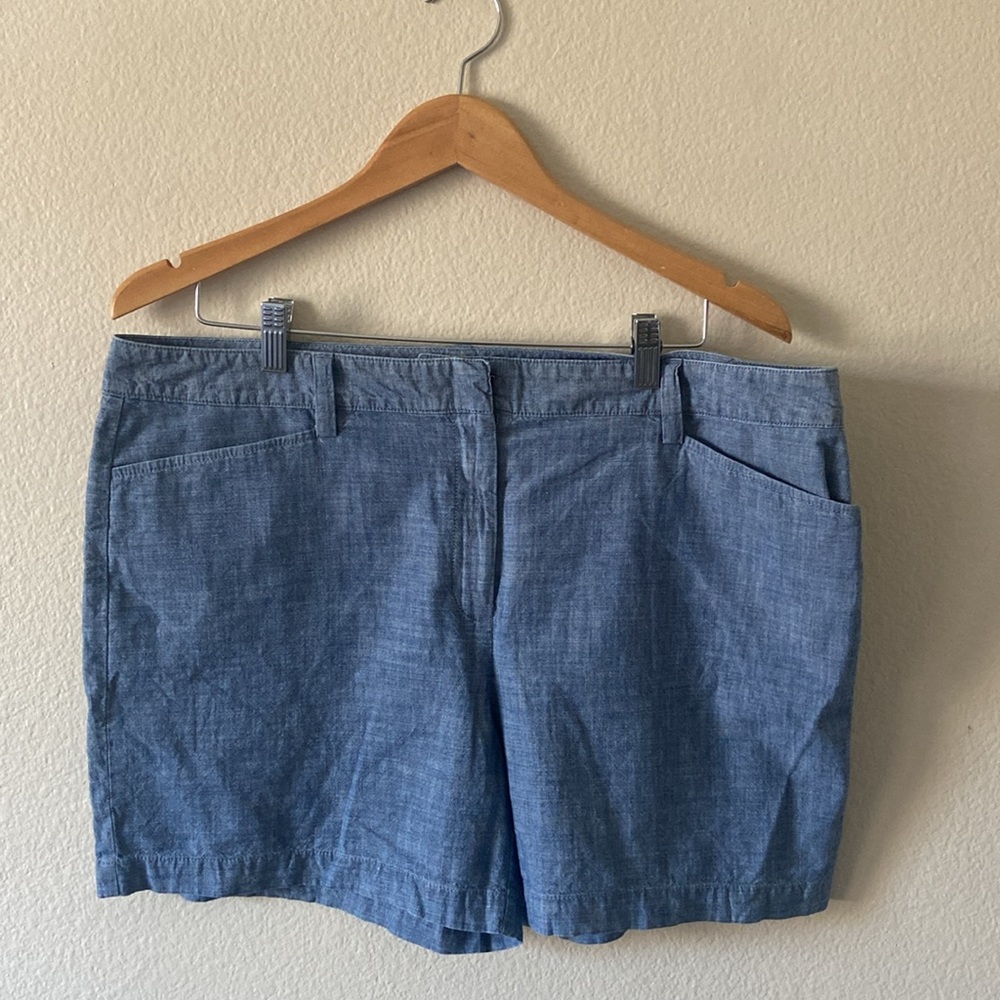 Lands’ End 100% Cotton Mid Rise Shorts